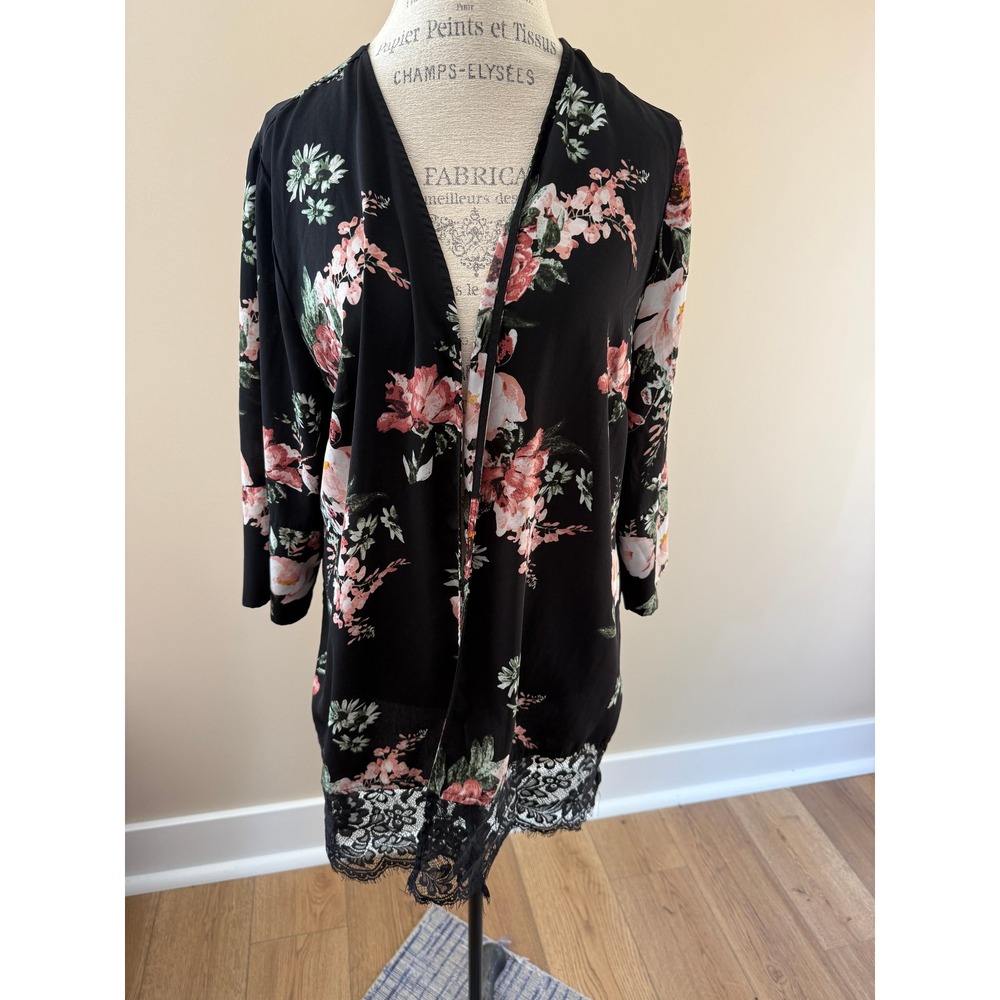 Dex Women's Black Floral Kimono with Lace Detail‎  Size 1x